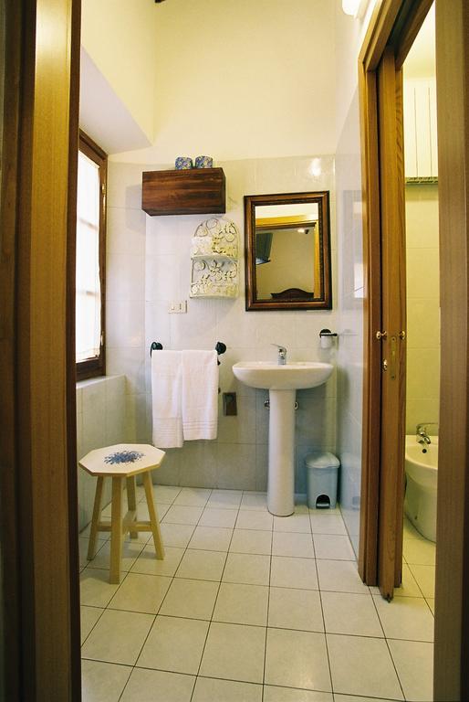 Camere Zimmer Rooms San Francesco Buti Exterior photo