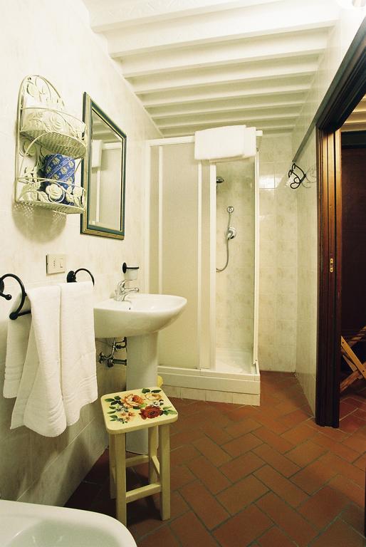 Camere Zimmer Rooms San Francesco Buti Exterior photo